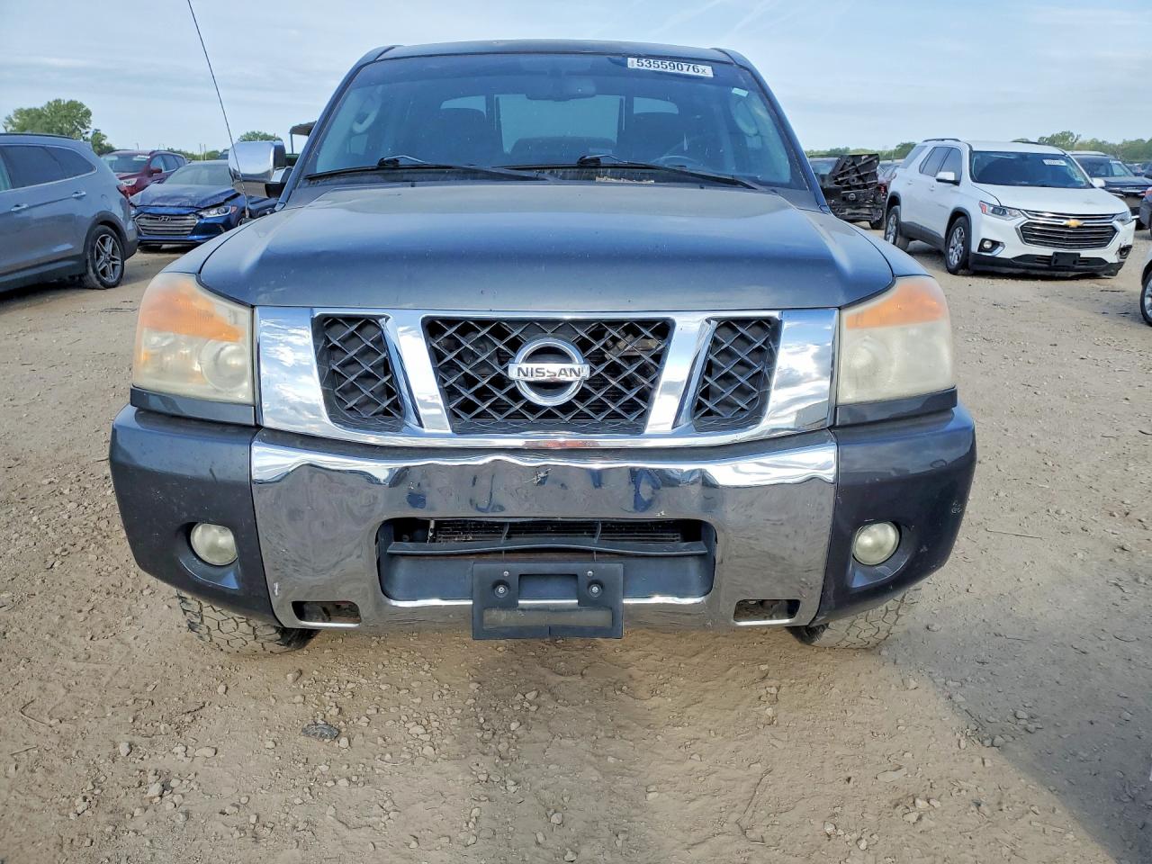 Nissan Titan Sv
