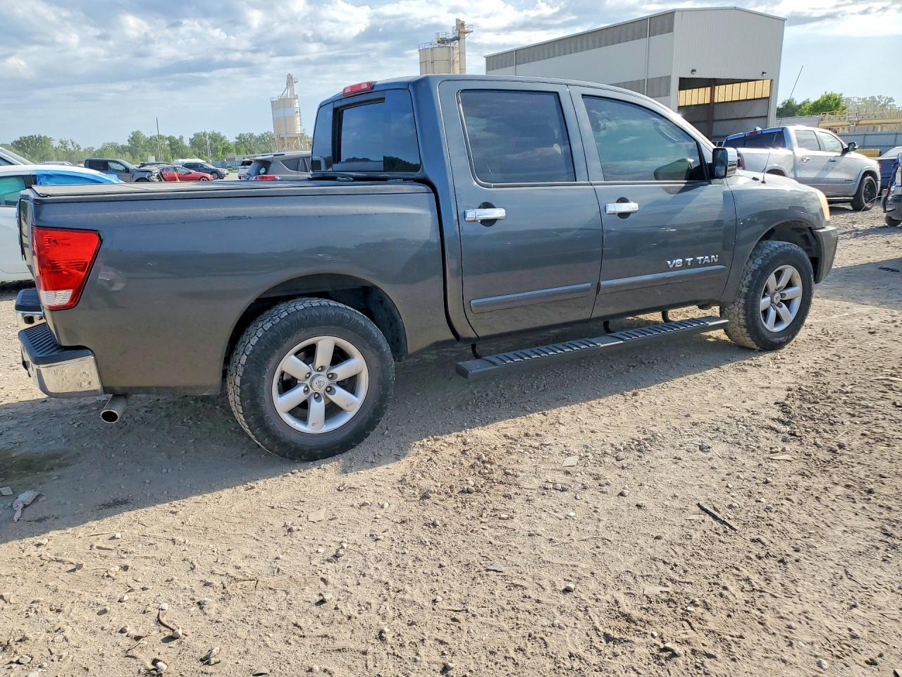 Nissan Titan Sv
