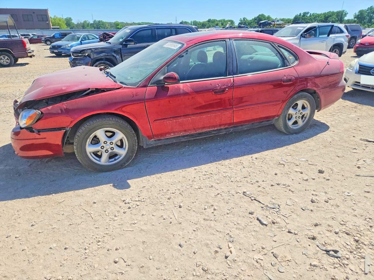Salvage Ford Taurus Image