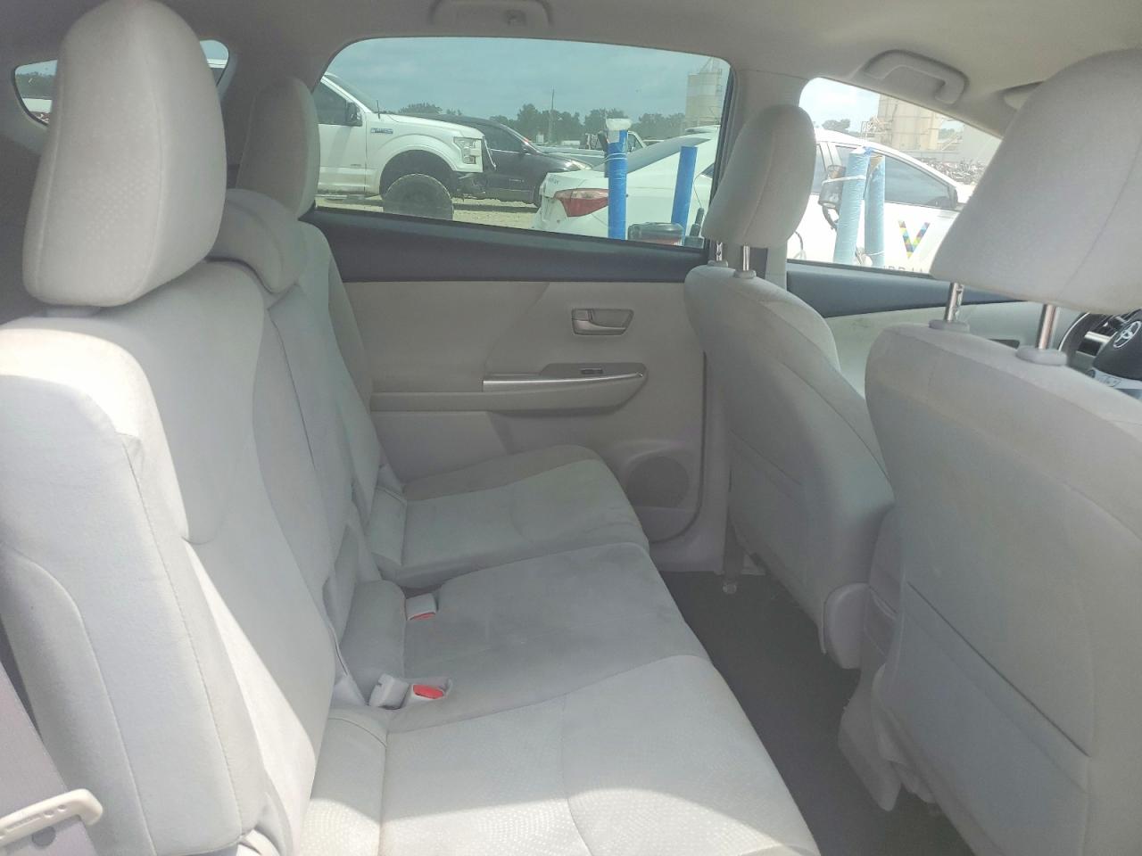 Toyota Prius v Three