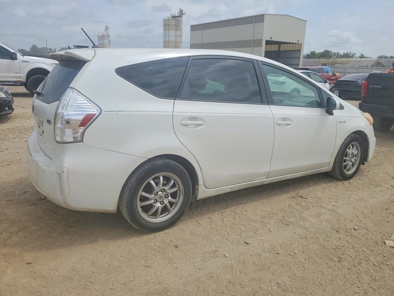 Toyota Prius v Three