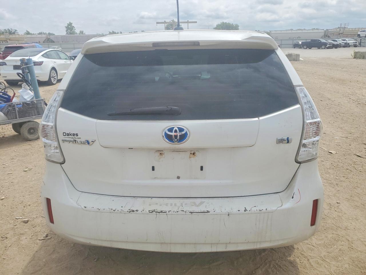 Toyota Prius v Three