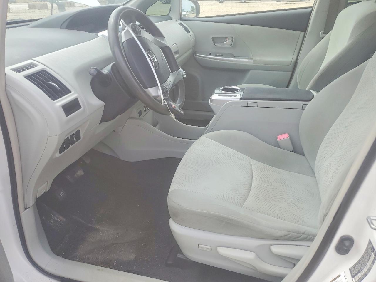 Toyota Prius v Three