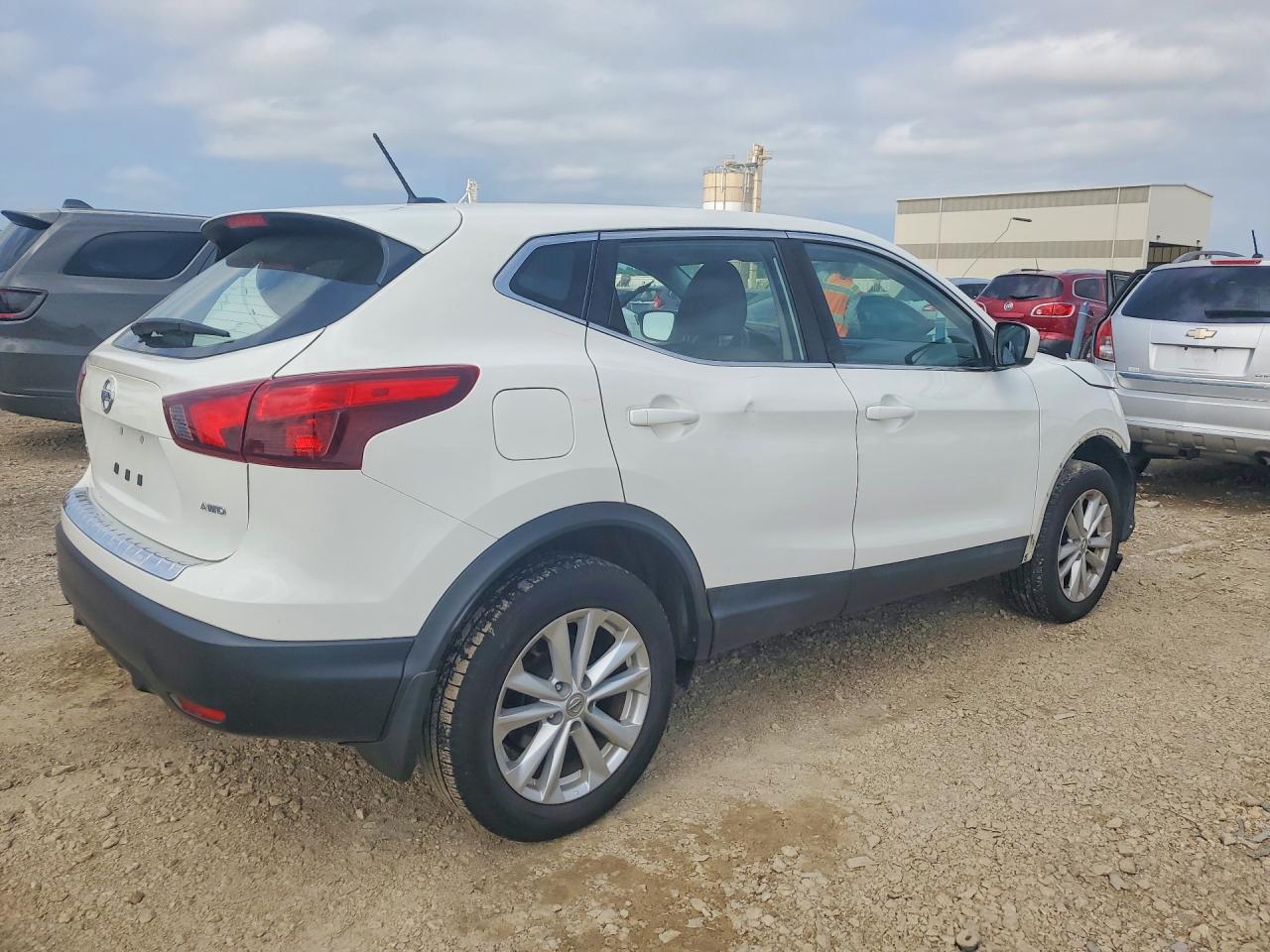 Nissan Rogue S
