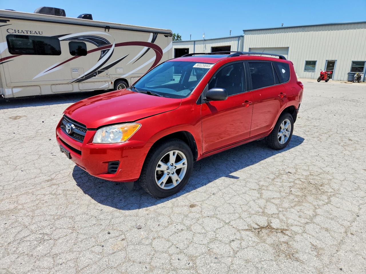 Salvage Toyota RAV4 Image