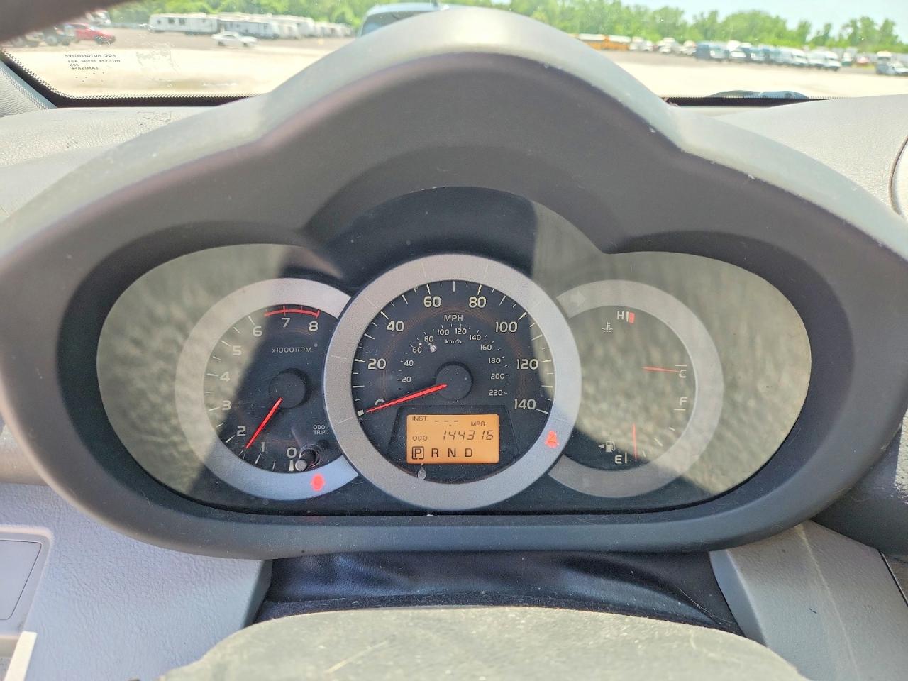 Toyota RAV4 Base