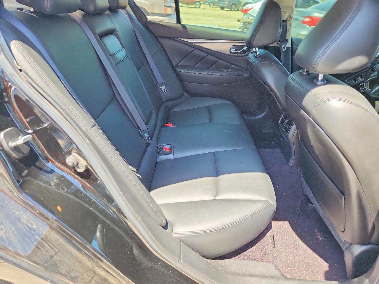 INFINITI Q50 2.0t 2.0t