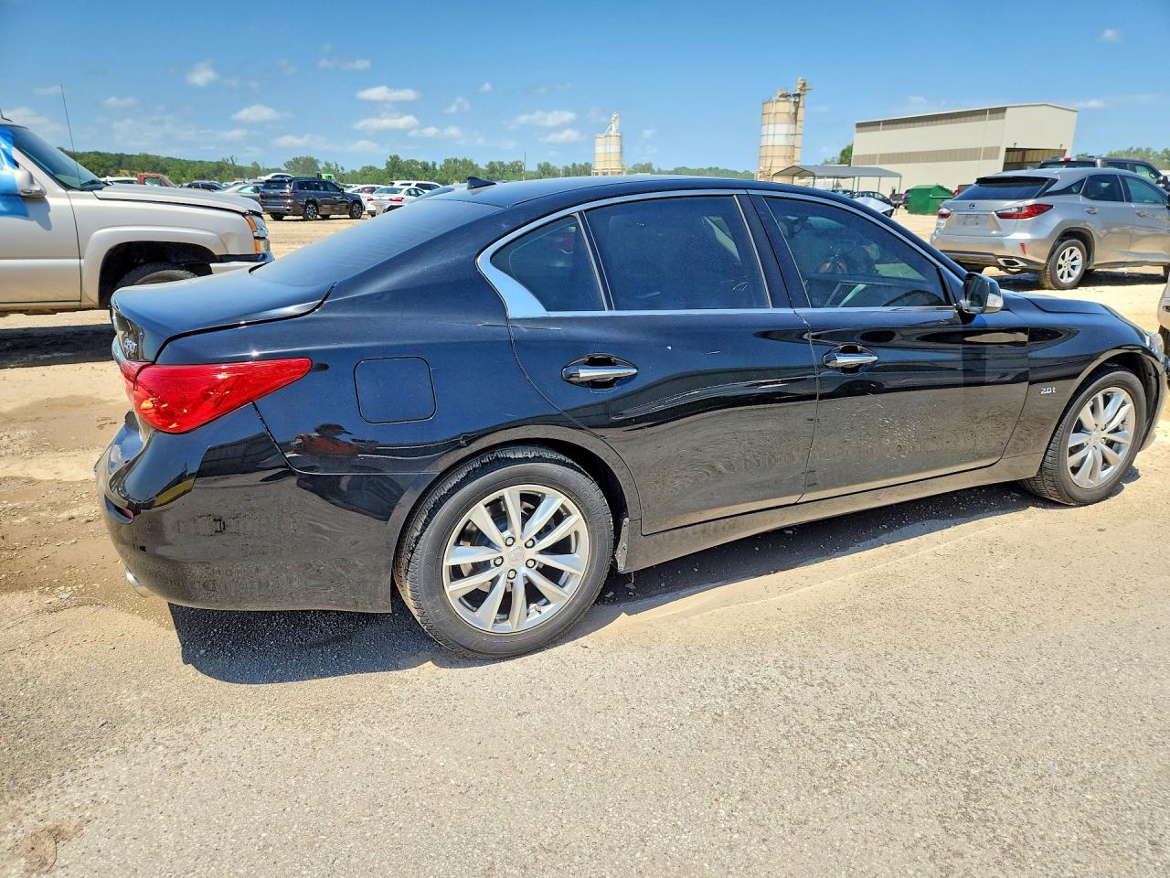 INFINITI Q50 2.0t 2.0t
