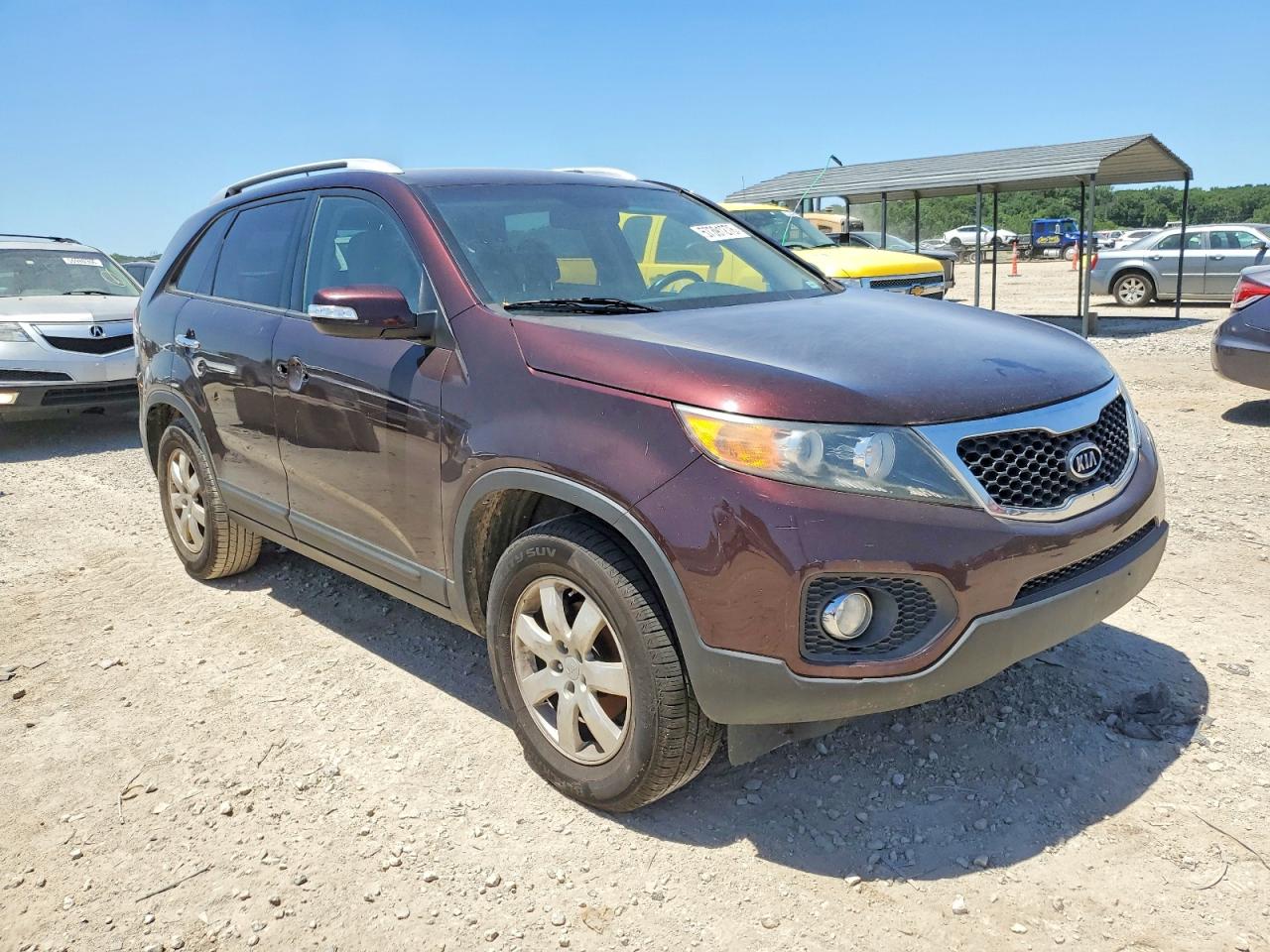Salvage Kia Sorento Image