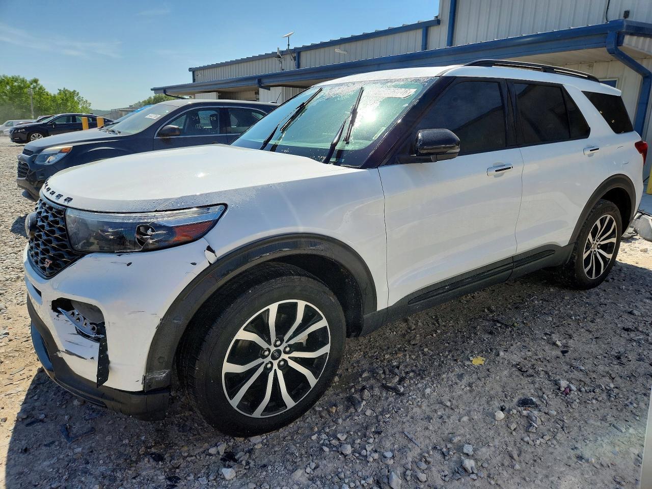 Salvage Ford Explorer Image