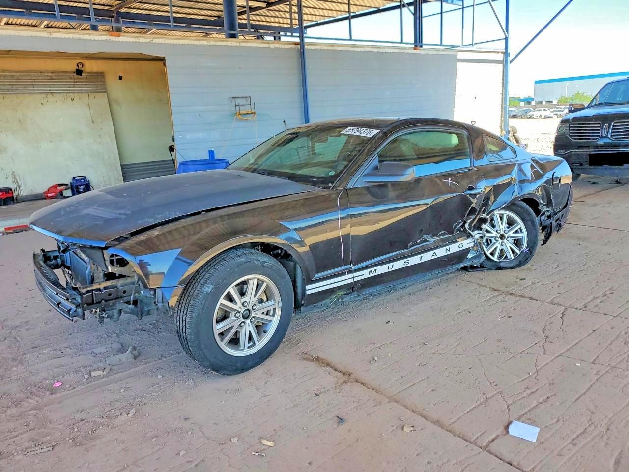 Salvage Ford Mustang Image