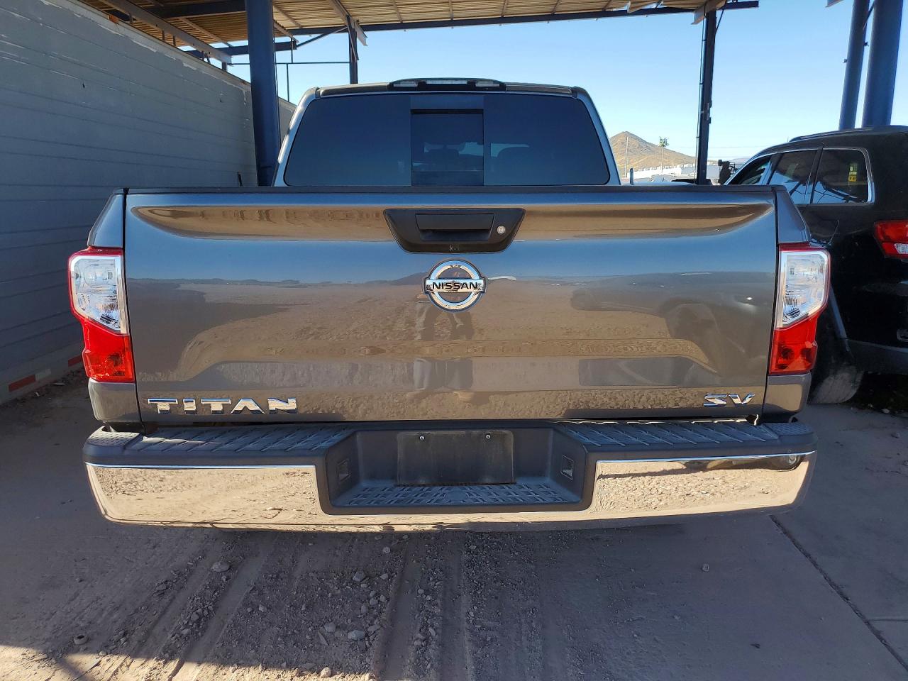 Nissan Titan Sv
