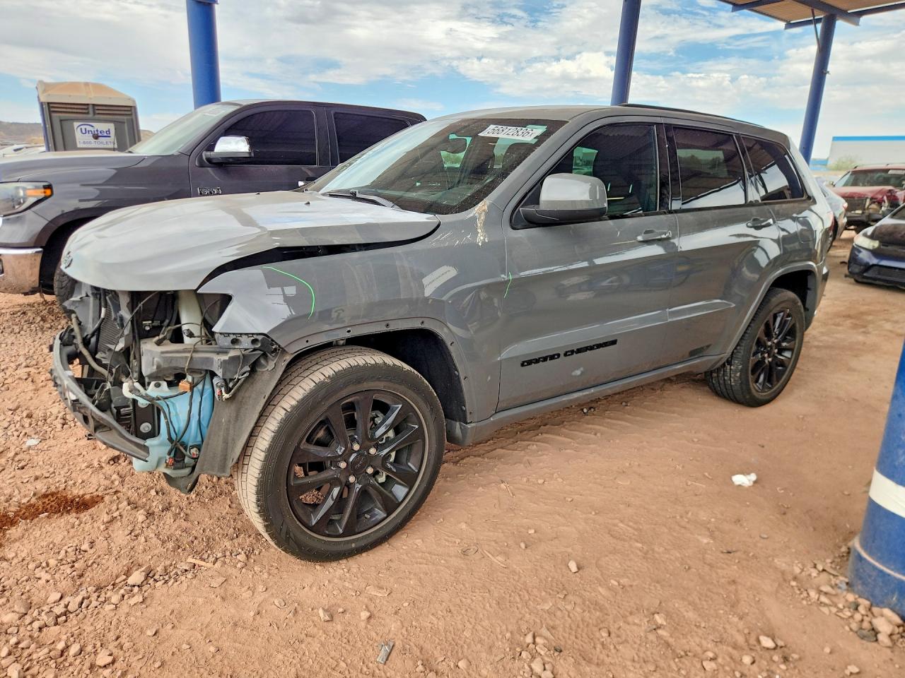Salvage Jeep Cherokee Image