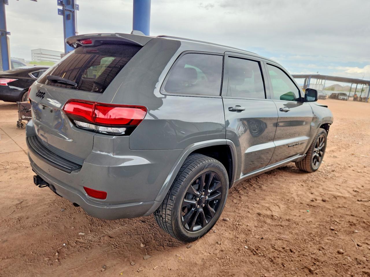 Jeep Grand Cherokee Laredo