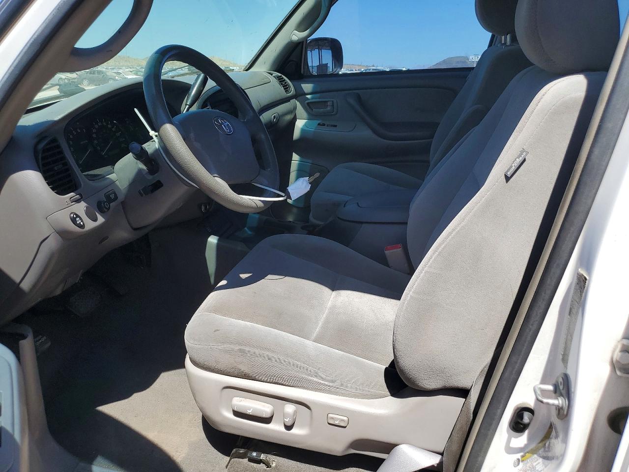 Toyota Sequoia Sr5