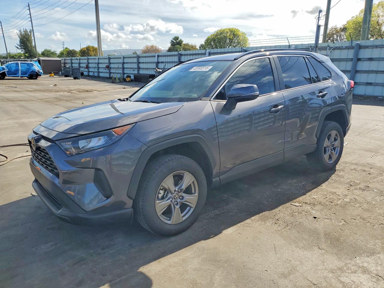 Salvage Toyota RAV4 Image