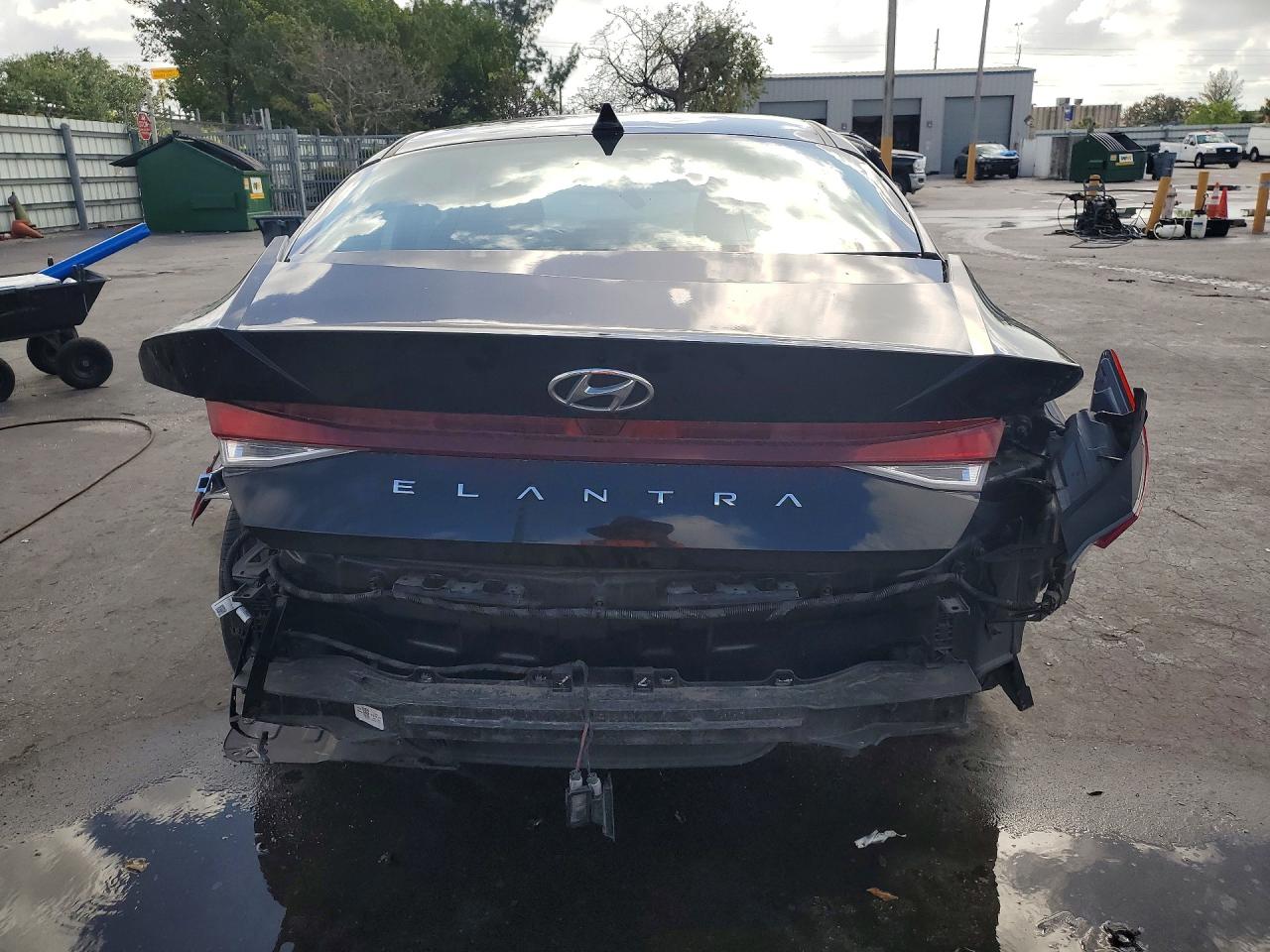 Hyundai ELANTRA Sel