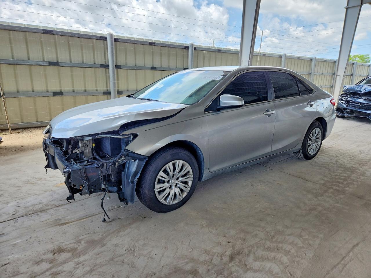Salvage Toyota Camry Image