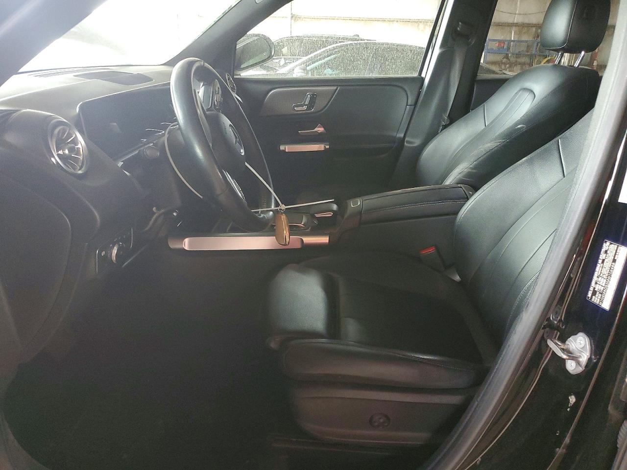 Mercedes-Benz GLB 250