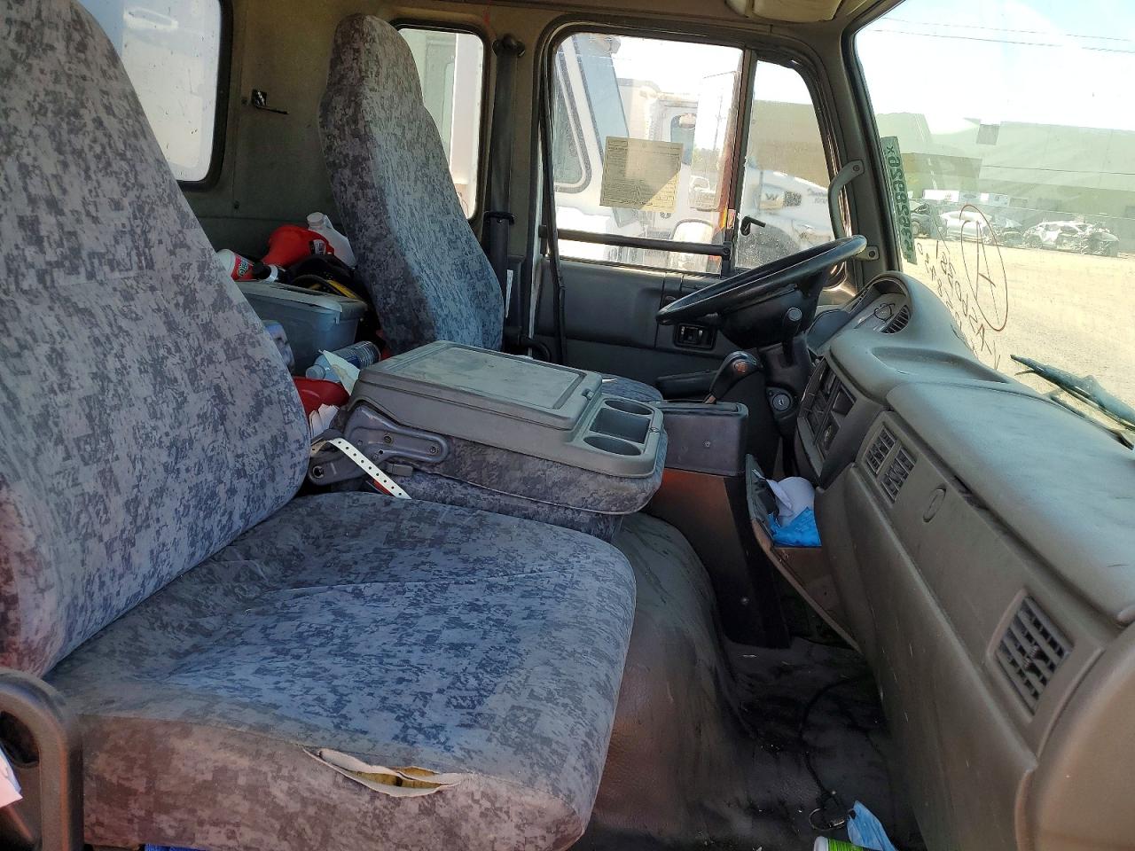 Nissan Diesel Ud2600