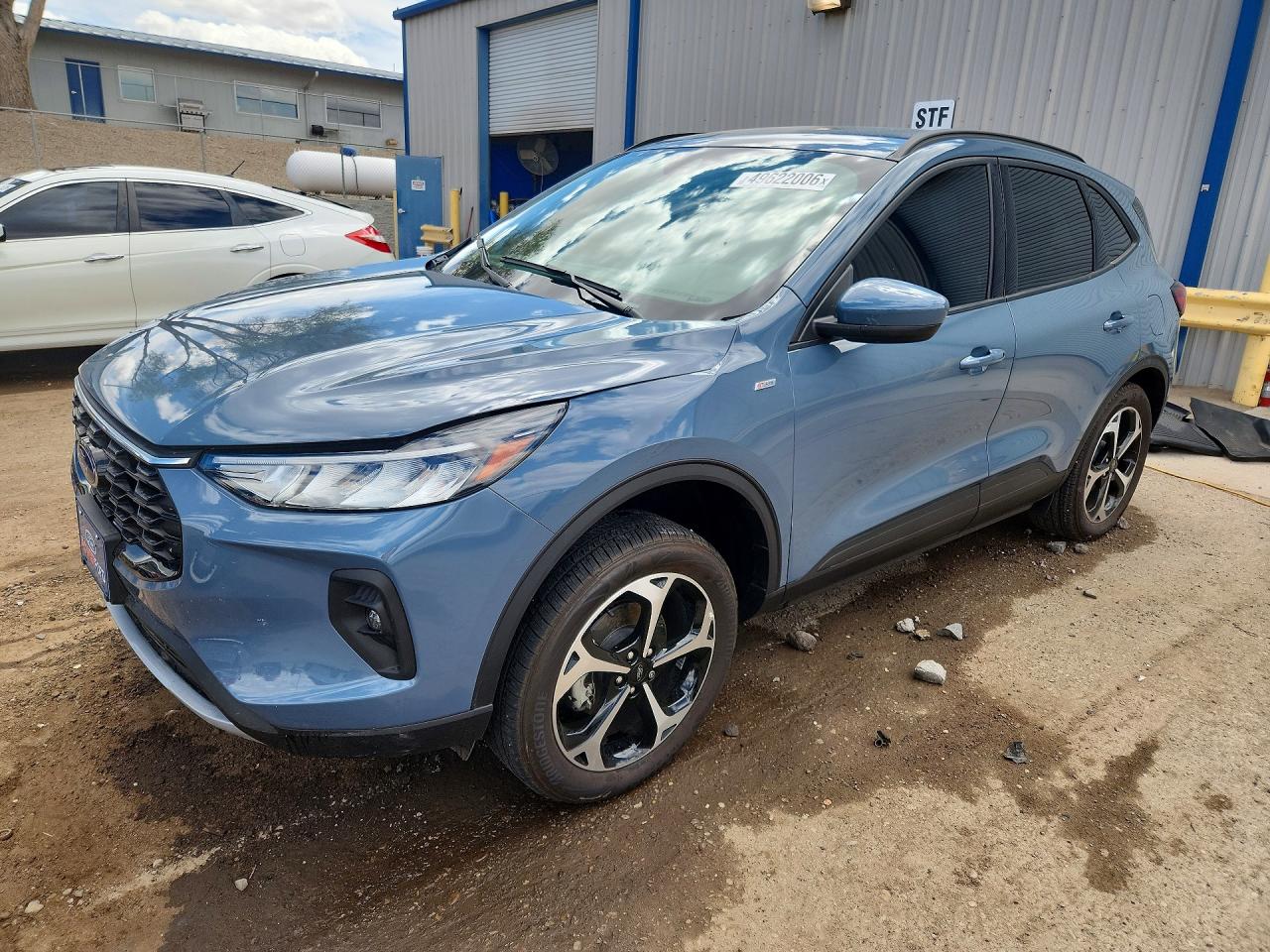 Salvage Ford Escape Image