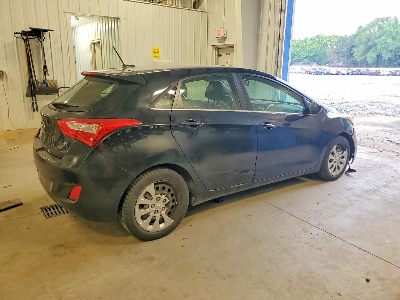 Hyundai ELANTRA Base