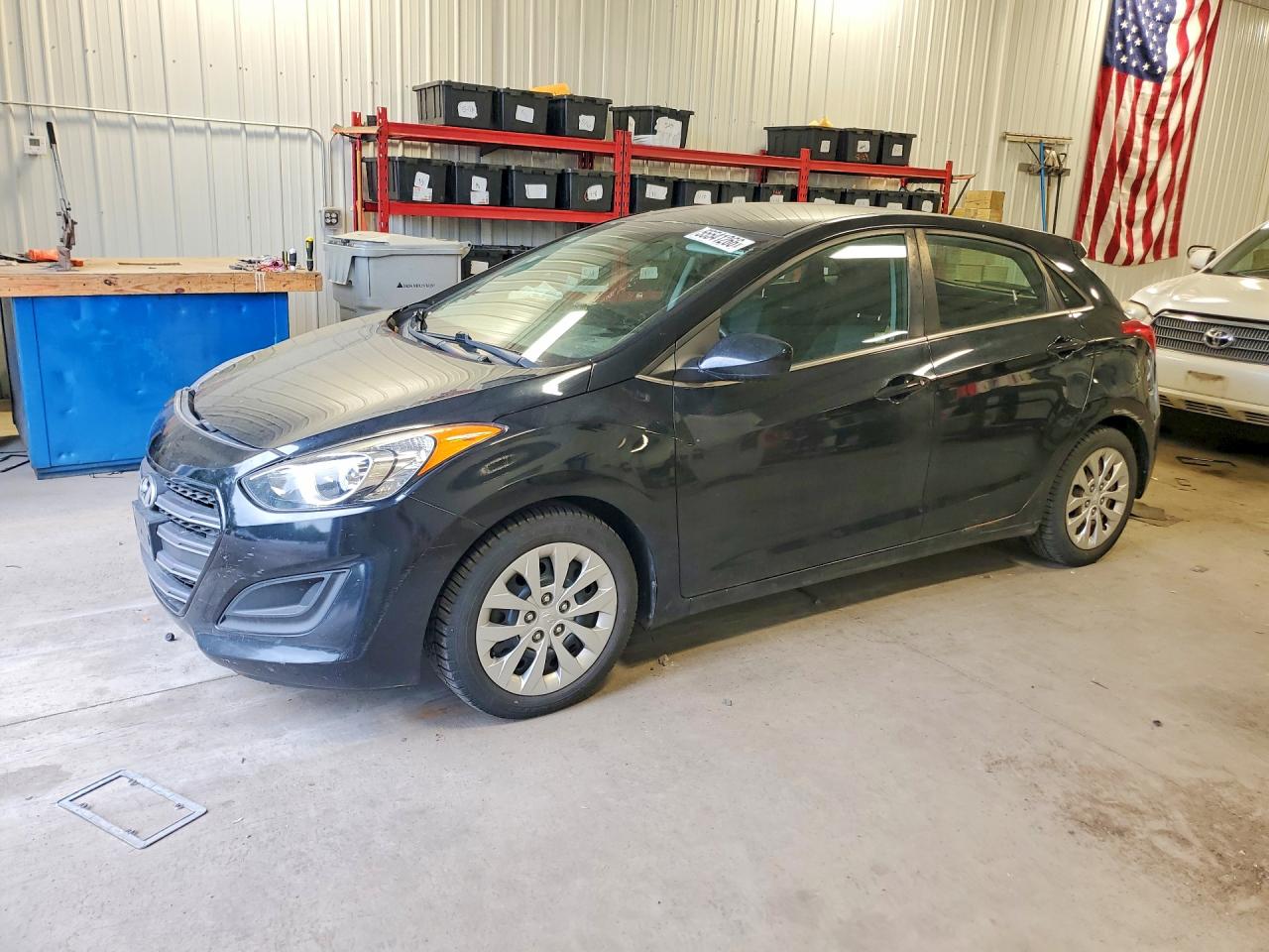 Salvage Hyundai ELANTRA Image