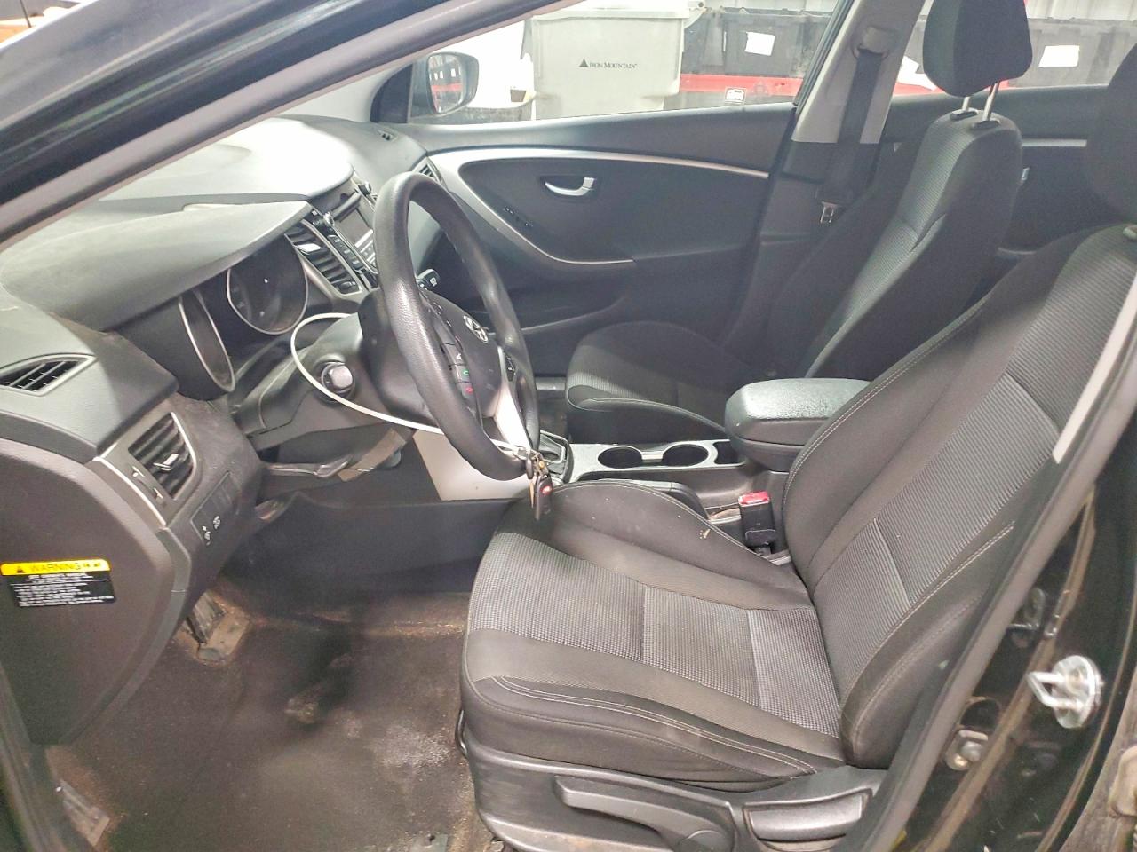 Hyundai ELANTRA Base