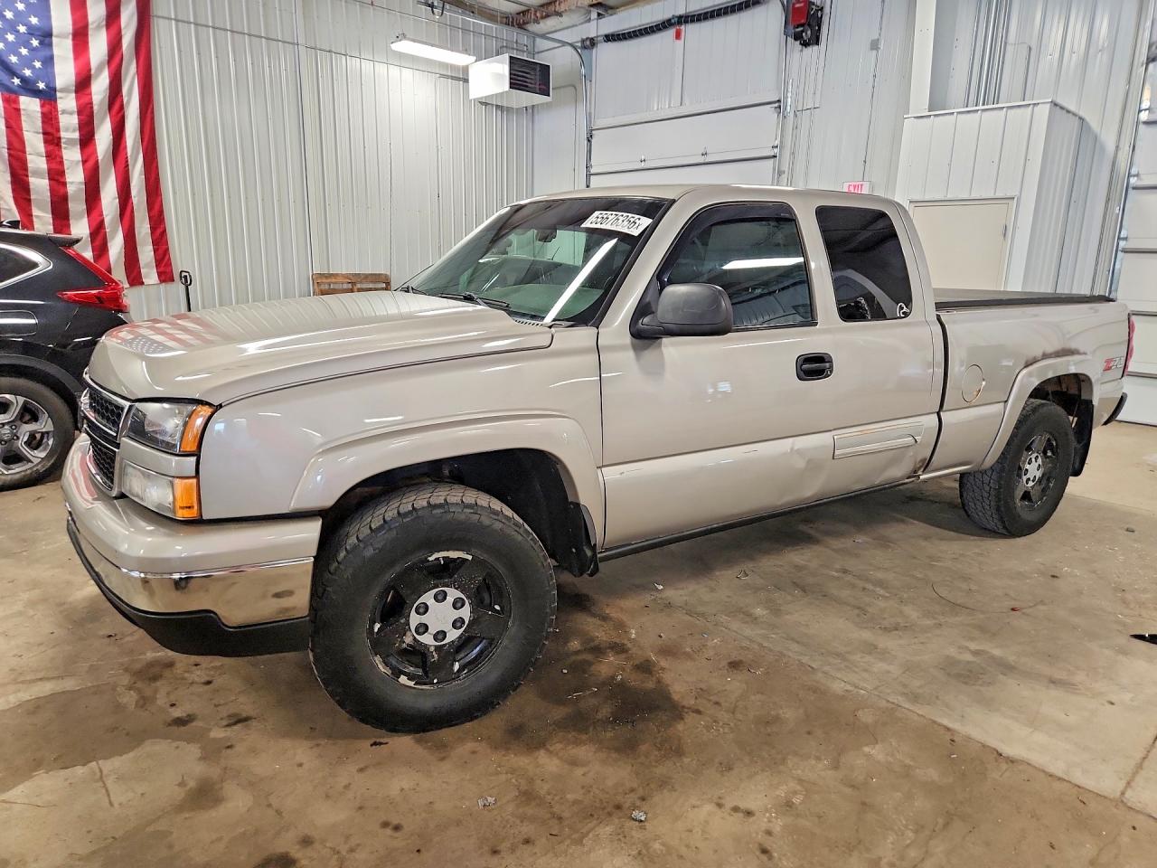 Salvage Chevrolet Silverado Image