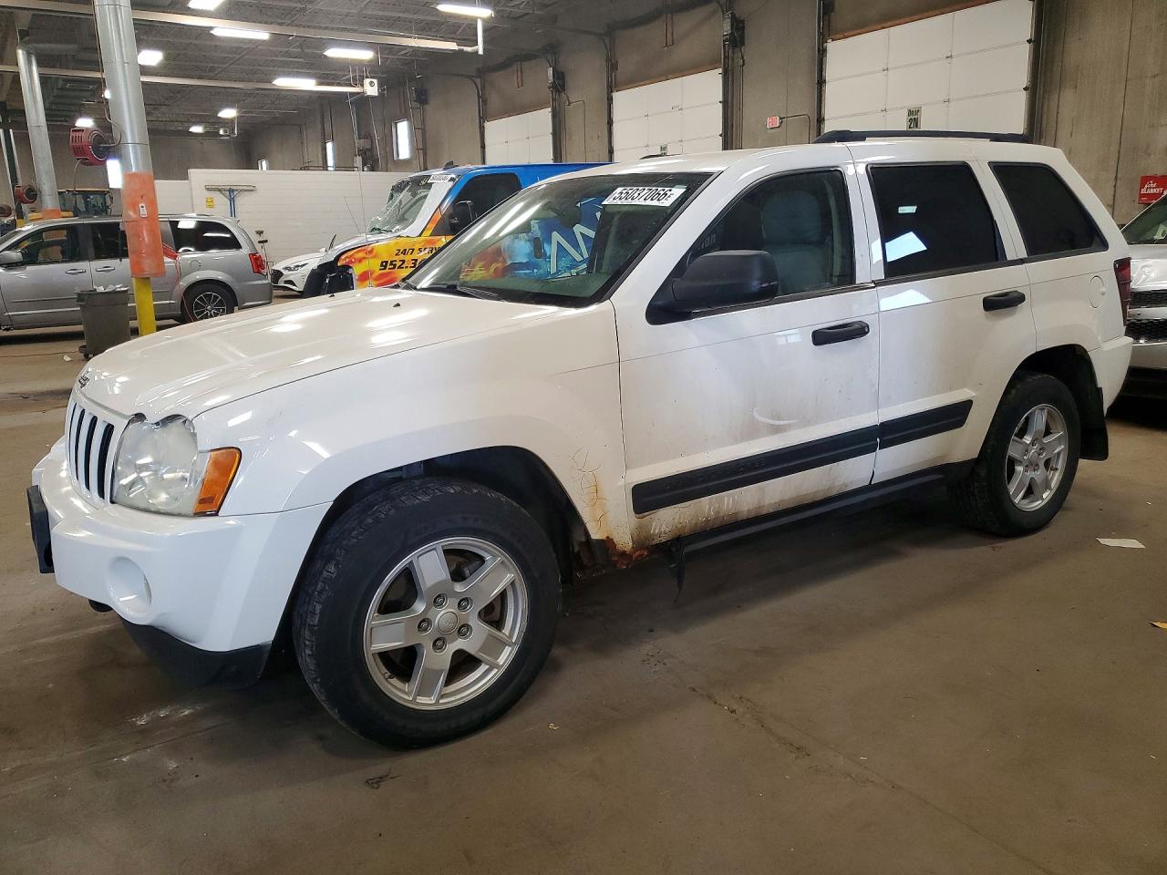 Salvage Jeep Cherokee Image