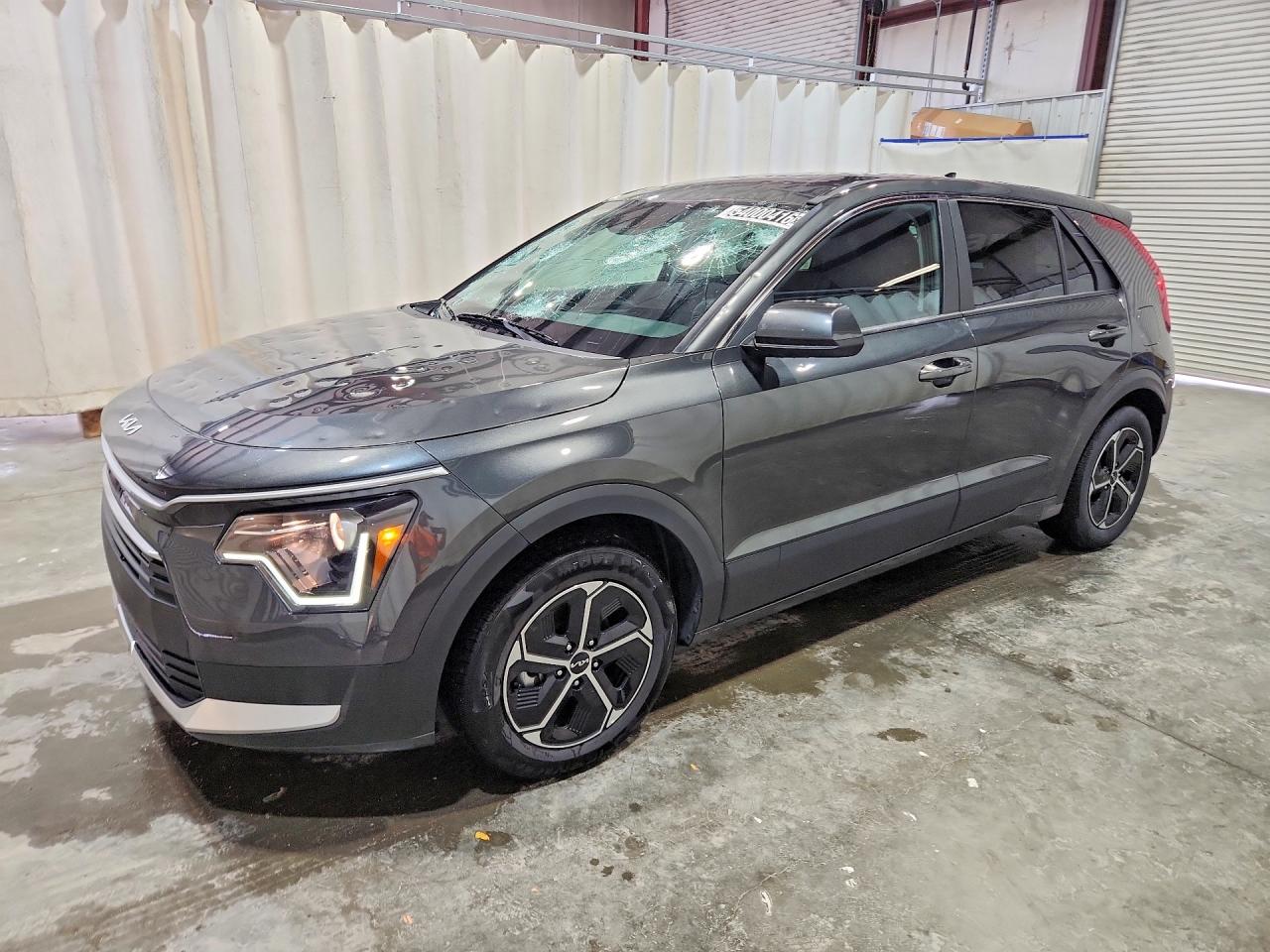 Salvage Kia Niro Image