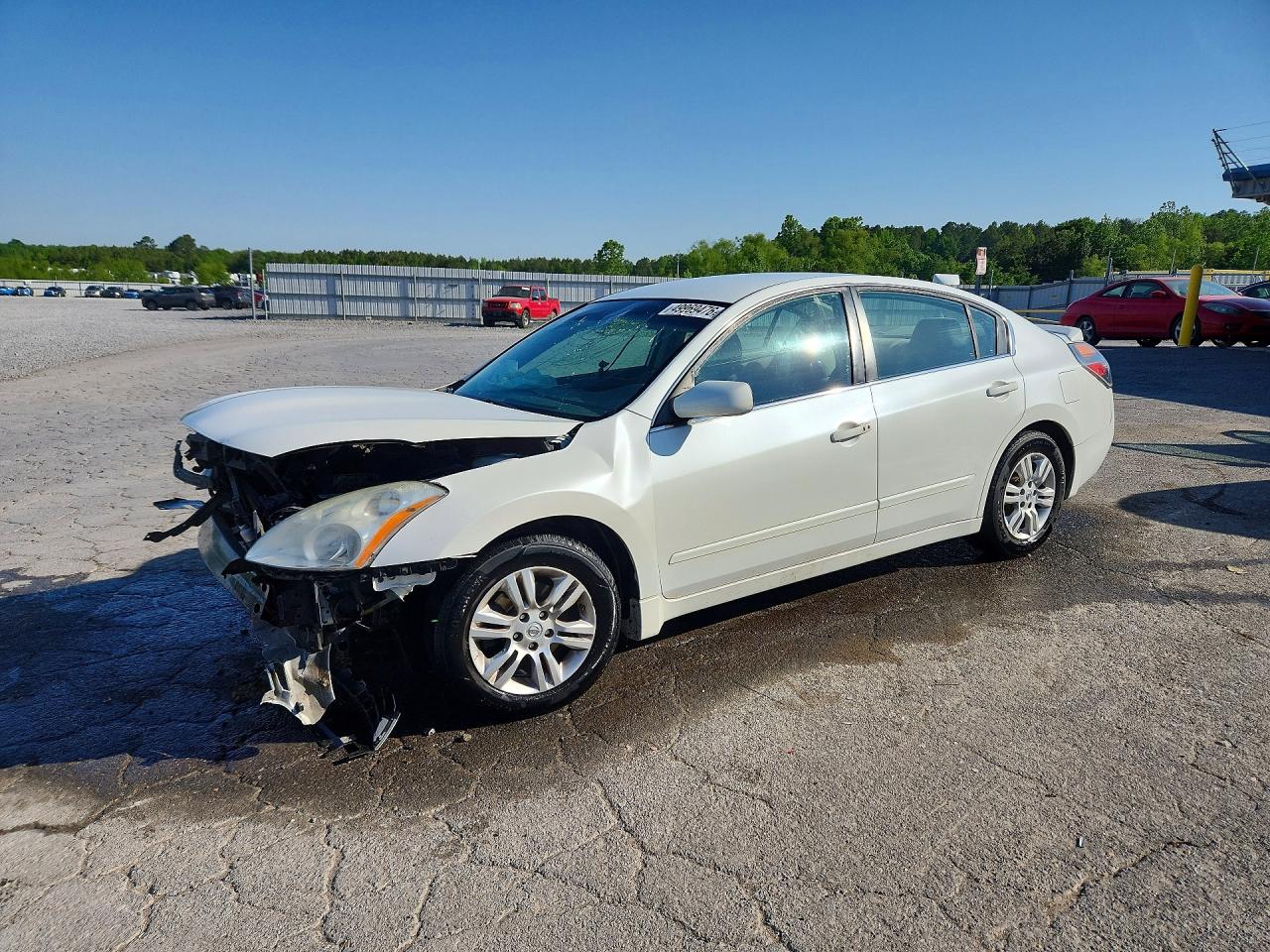 Salvage Nissan Altima Image