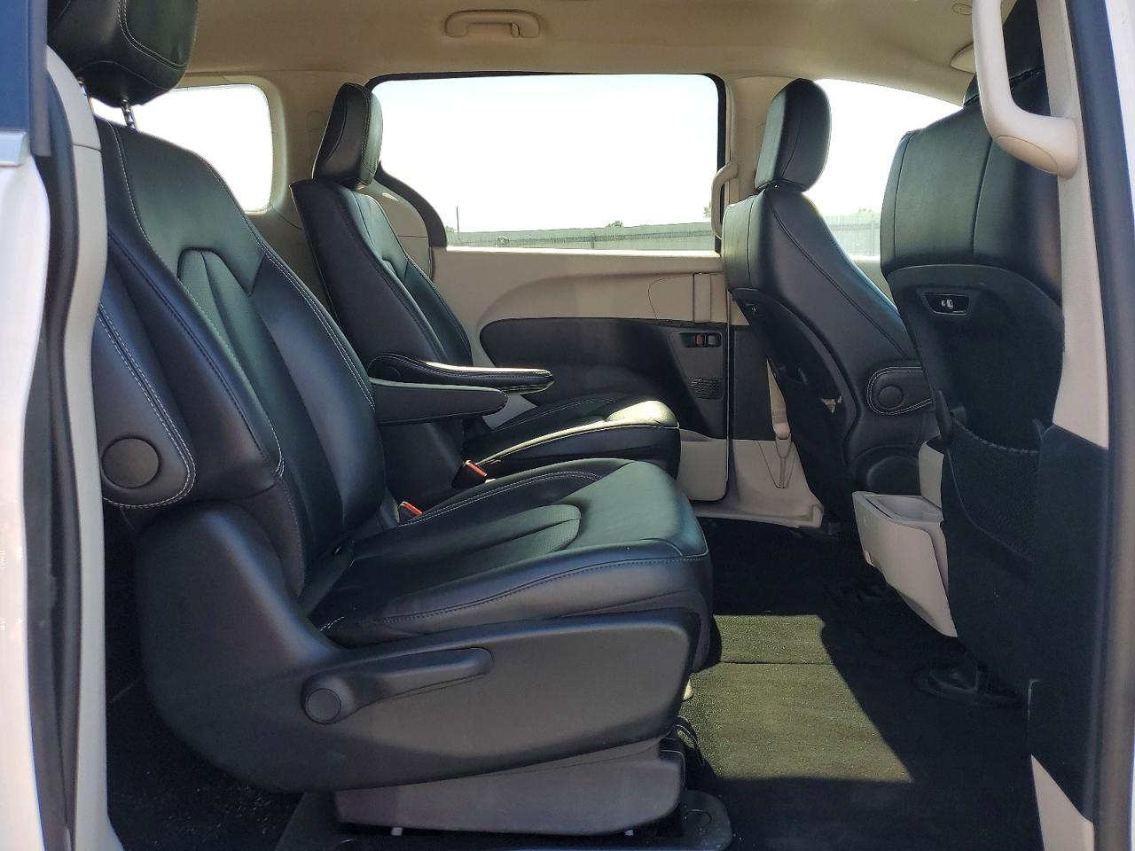 Chrysler Pacifica Hybrid Select