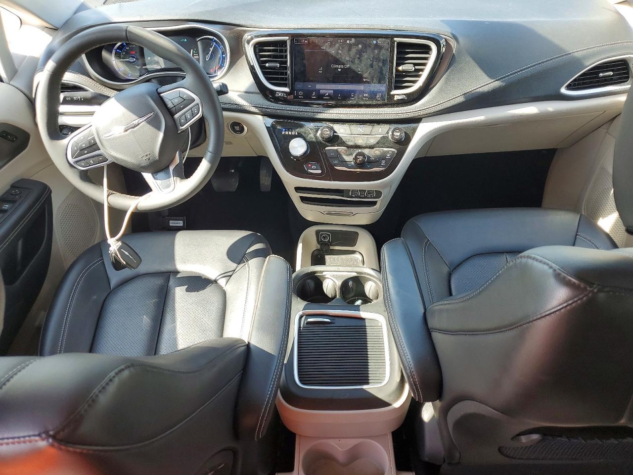 Chrysler Pacifica Hybrid Select