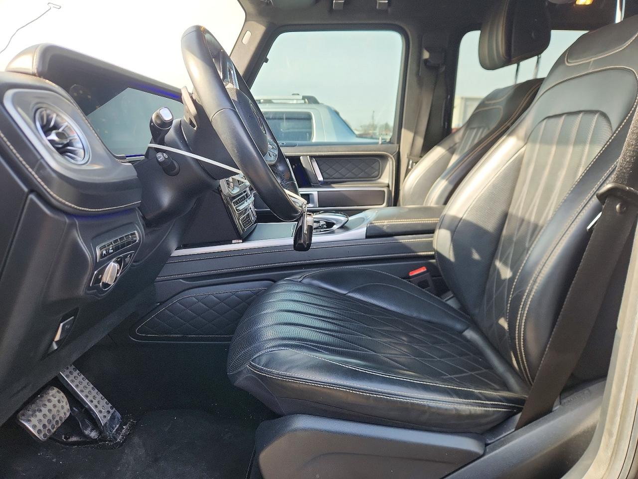 Mercedes-Benz G-Class 550