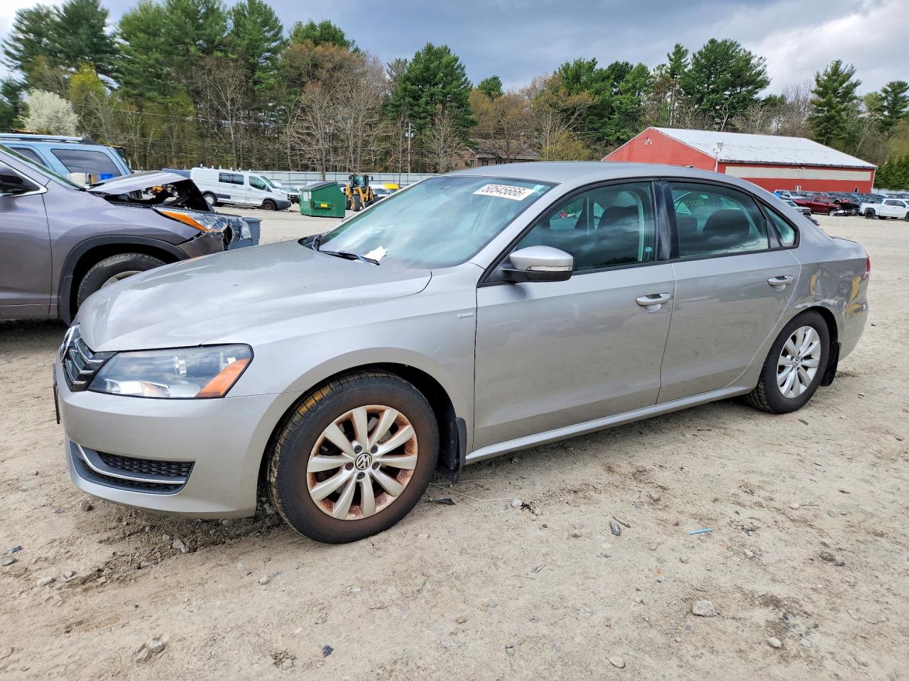 Salvage Volkswagen Passat Image