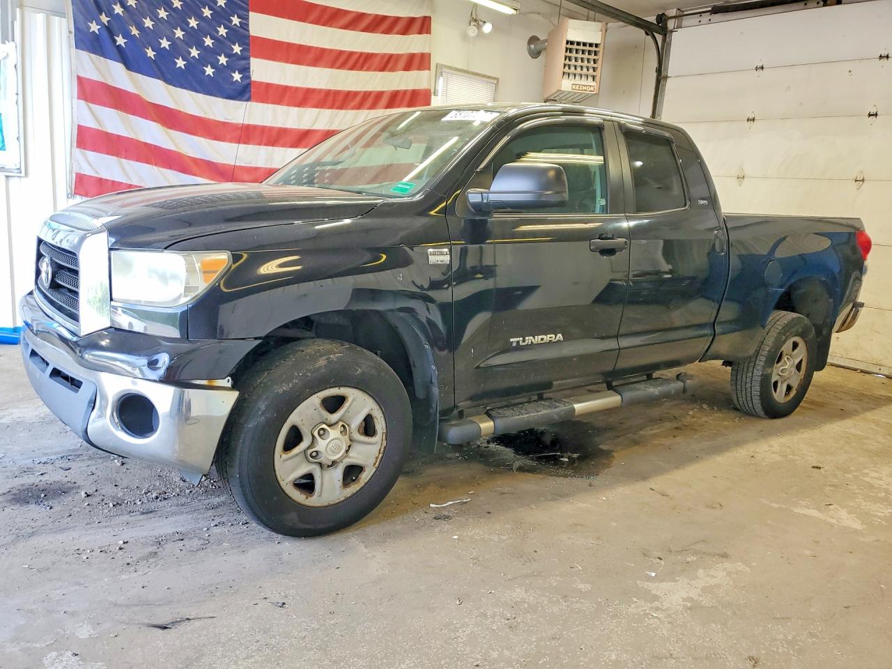 Salvage Toyota Tundra Image