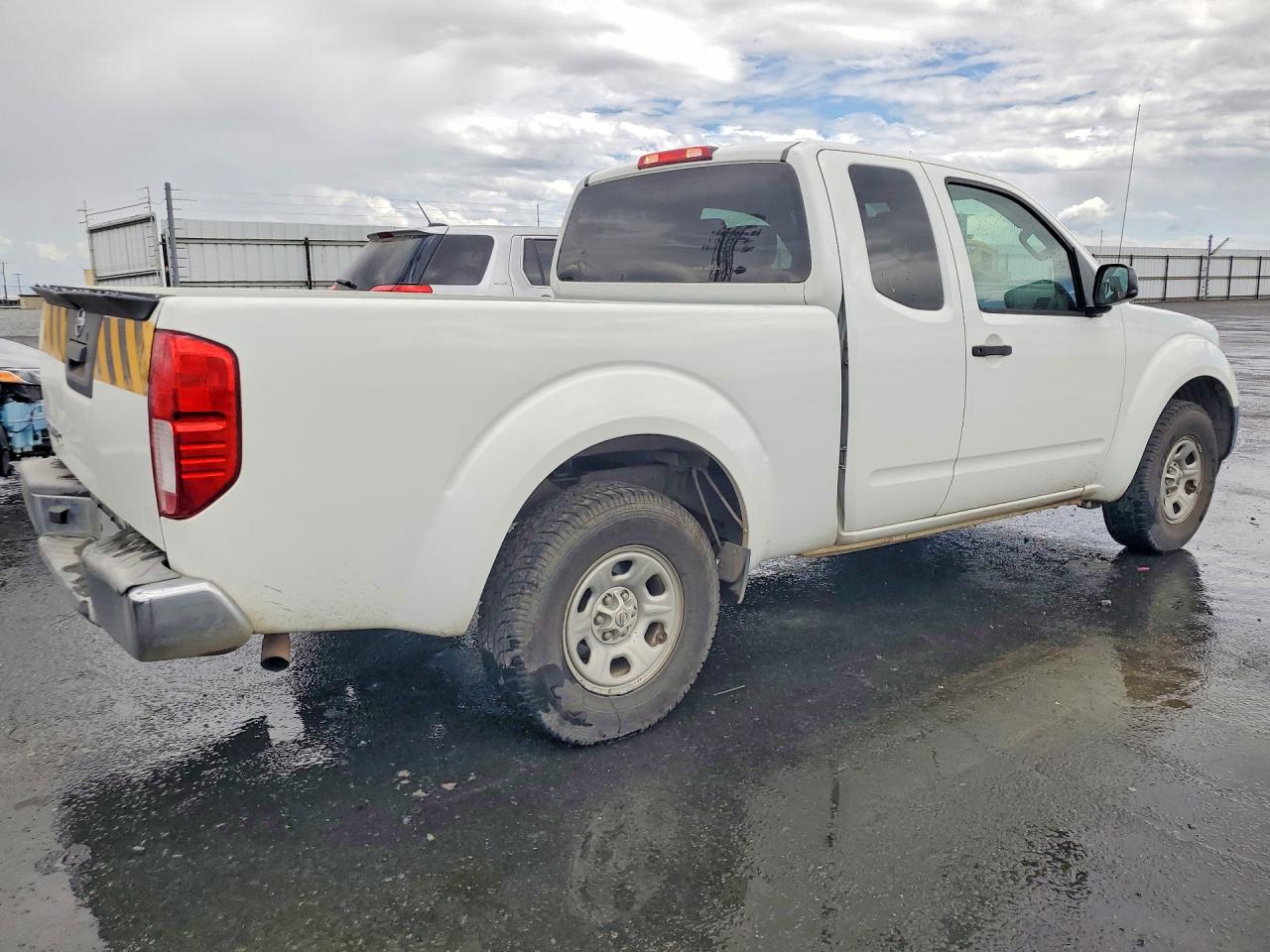 Nissan Frontier S