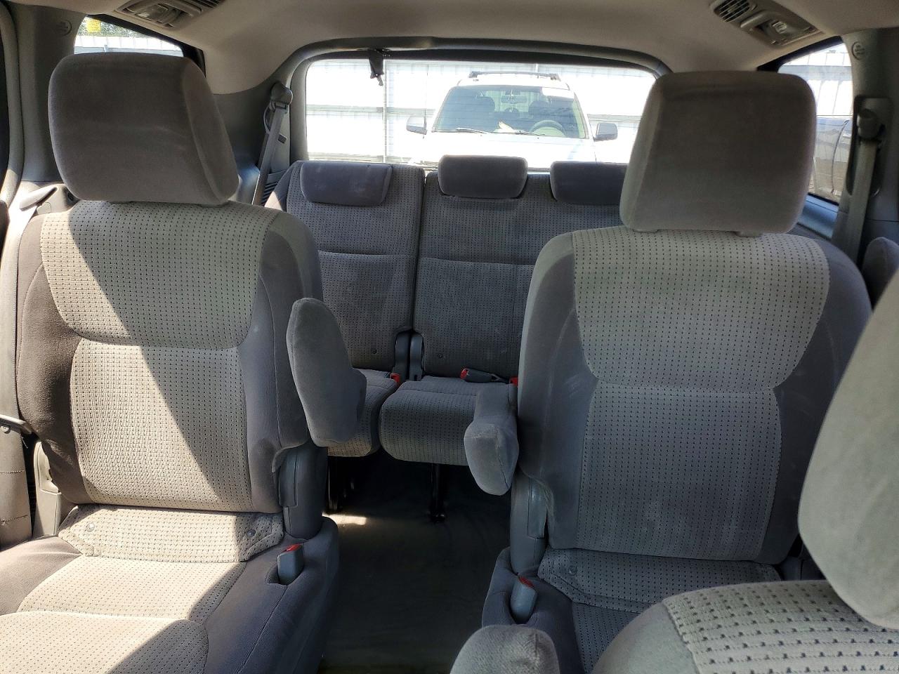 Toyota Sienna Le 7-passenger