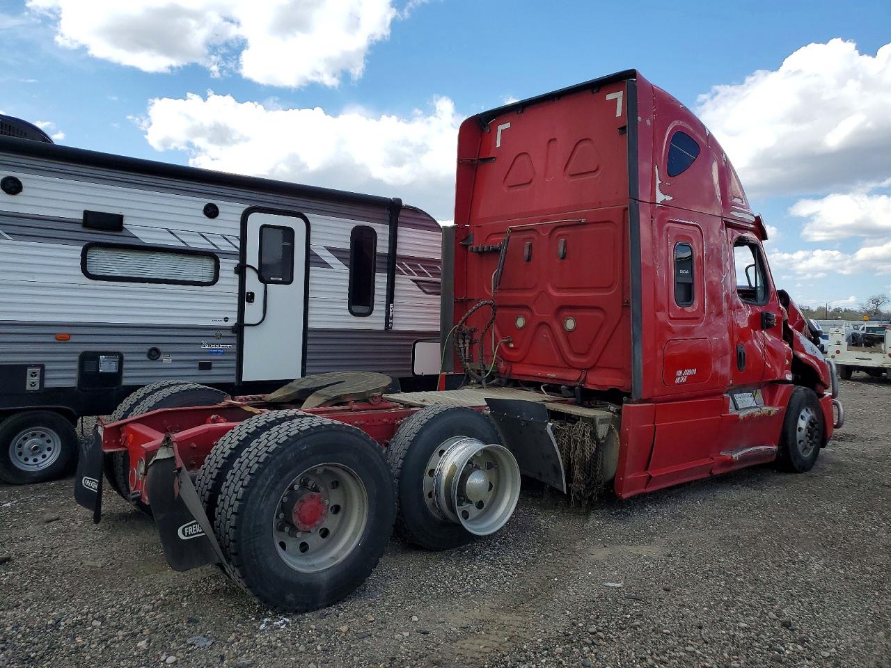 Freigliner Cascadia 125