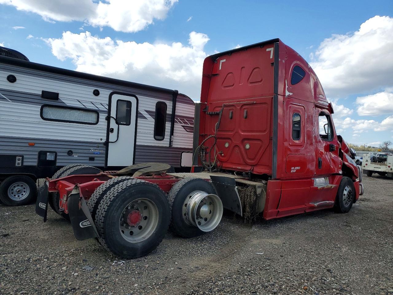 Freigliner Cascadia 125