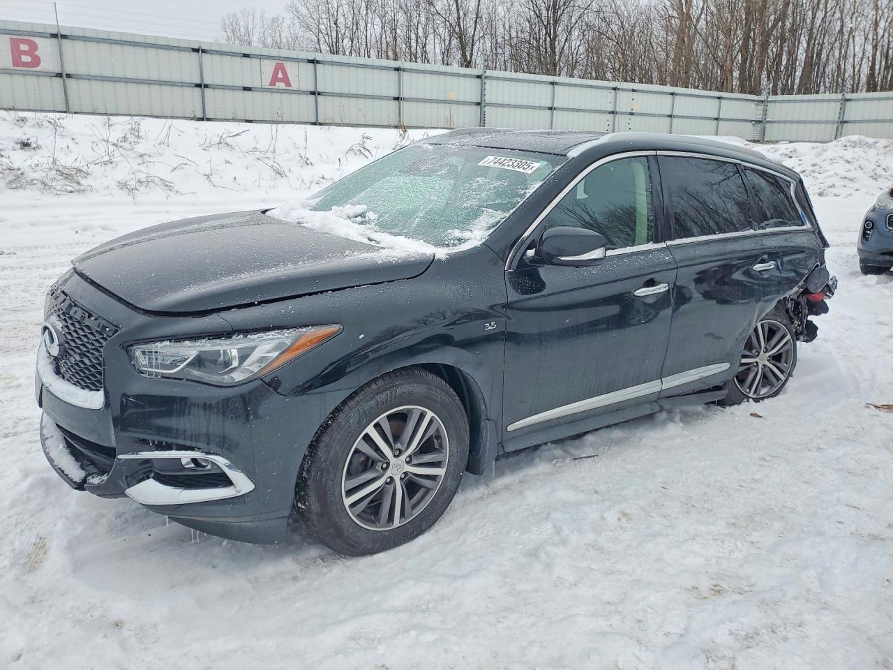 Salvage INFINITI Qx Image