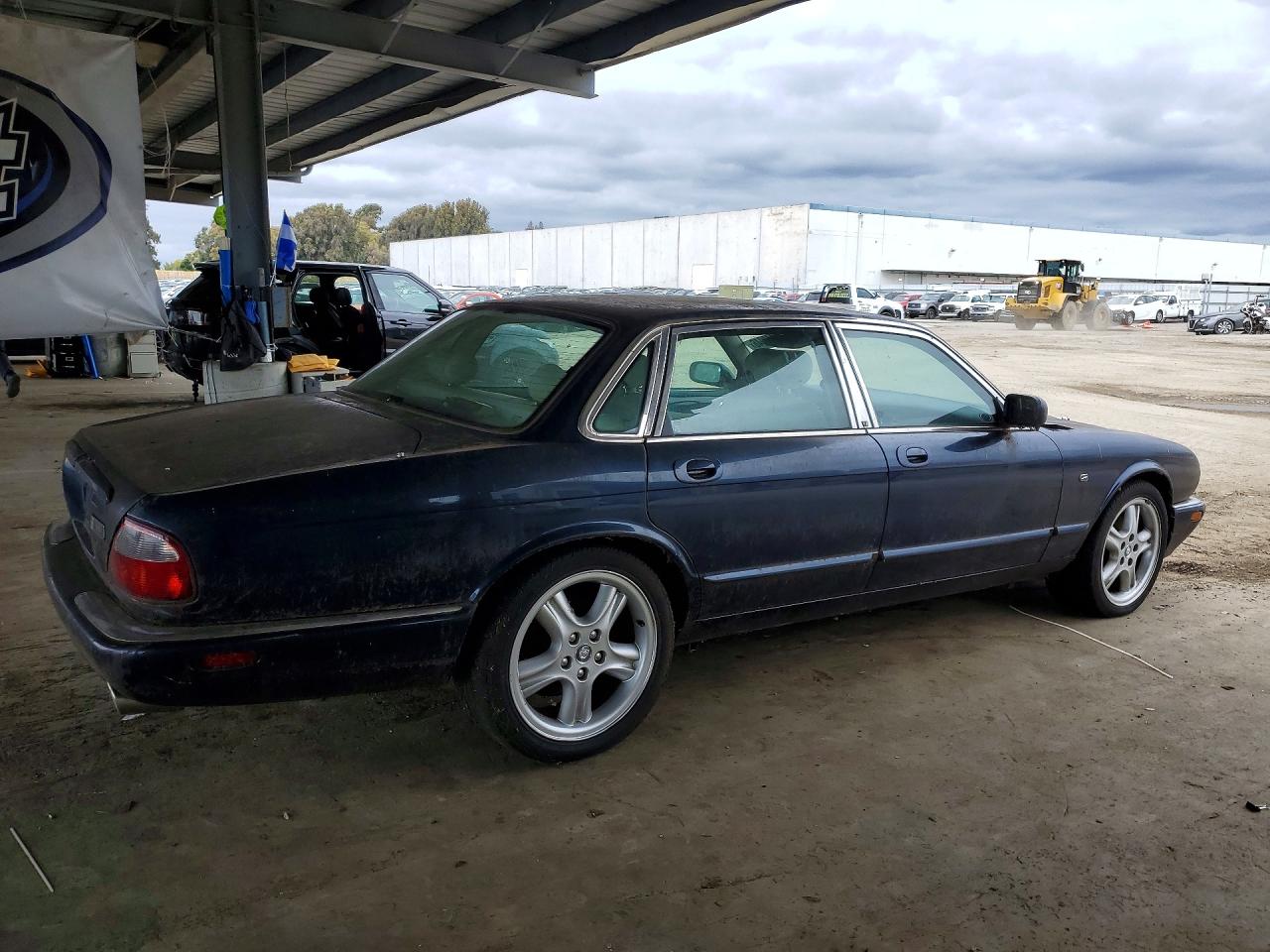 Jaguar XJR