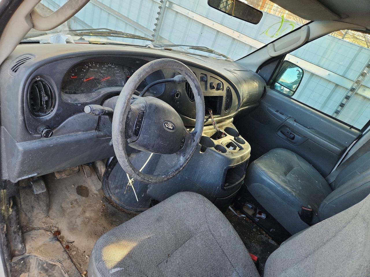Ford Econoline E250 Van
