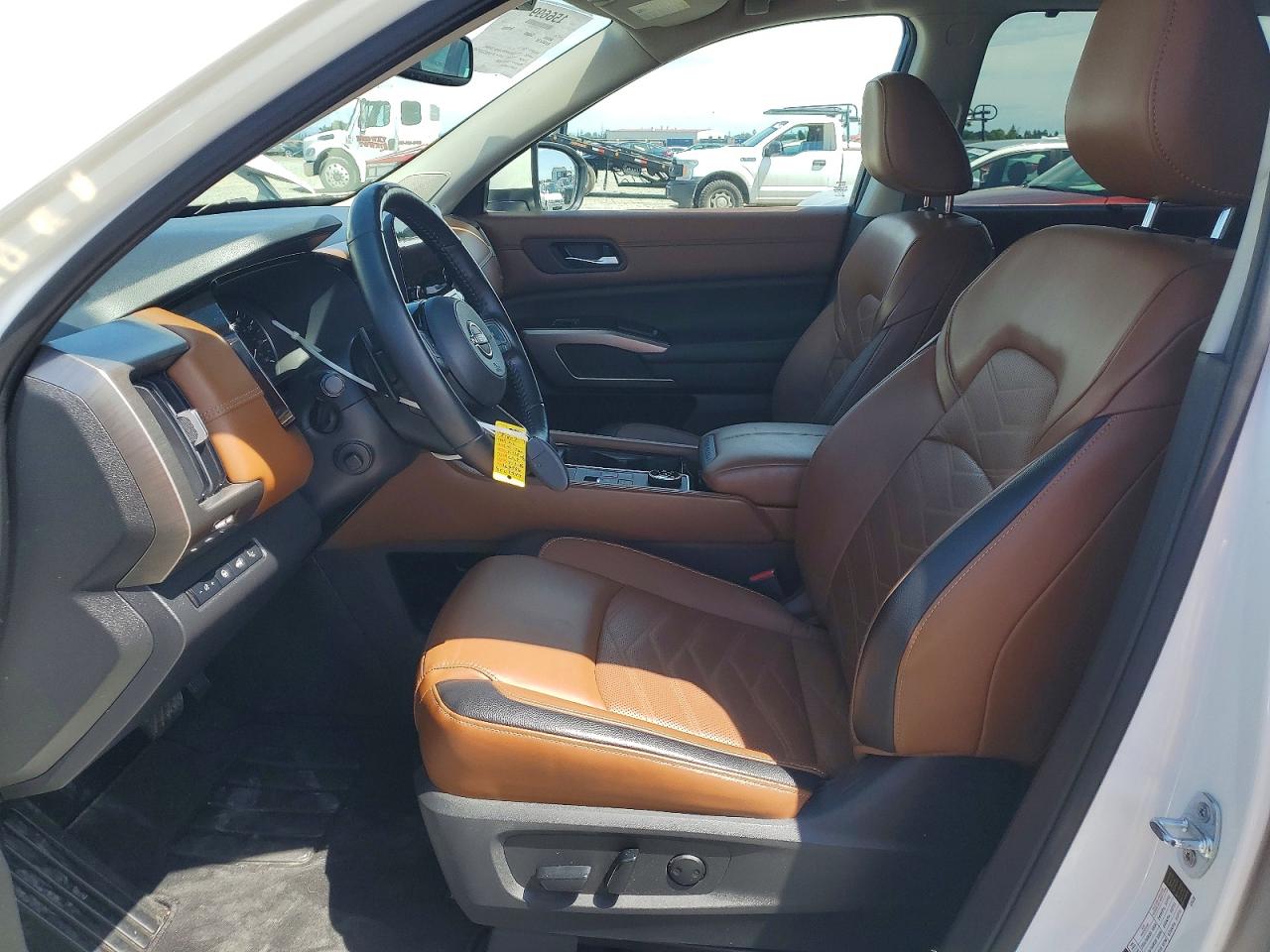 Nissan Pathfinder Platinum