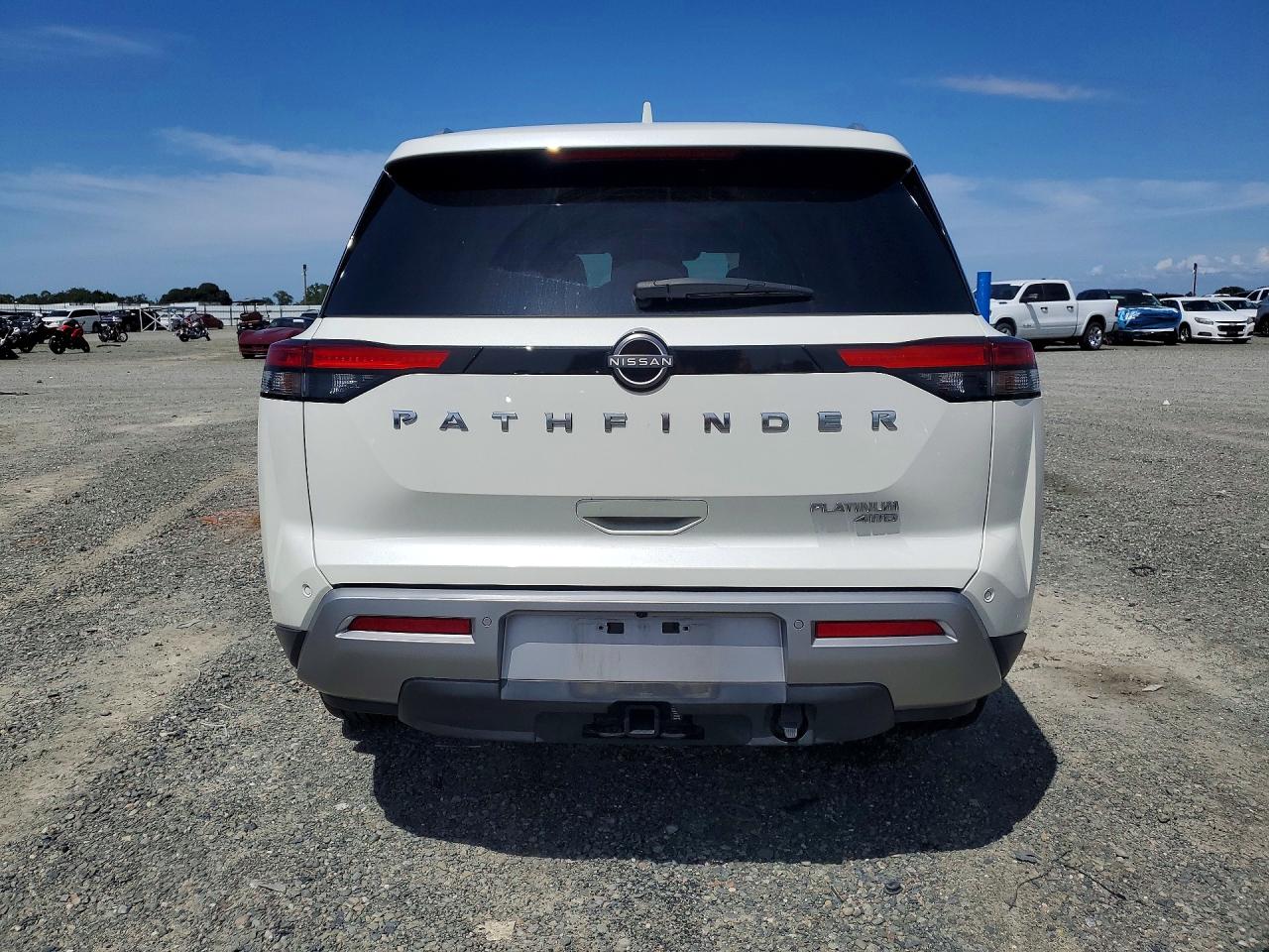 Nissan Pathfinder Platinum