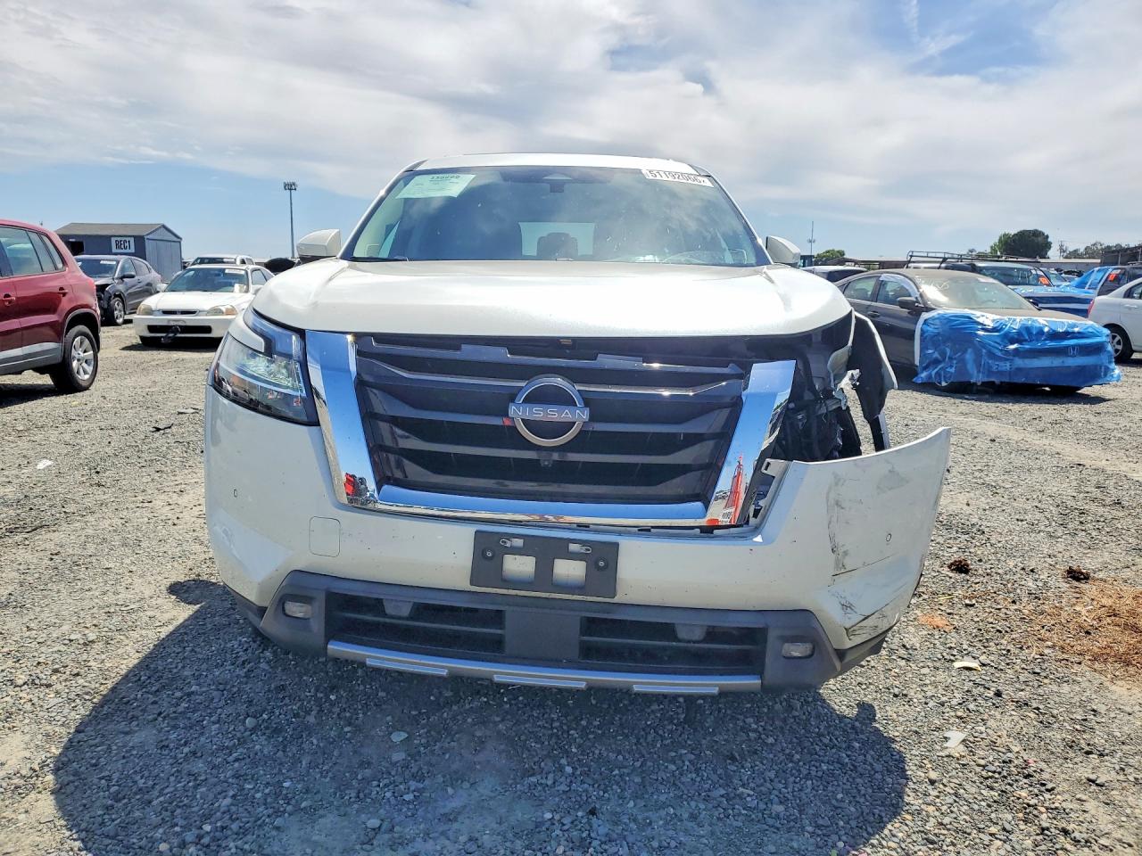 Nissan Pathfinder Platinum
