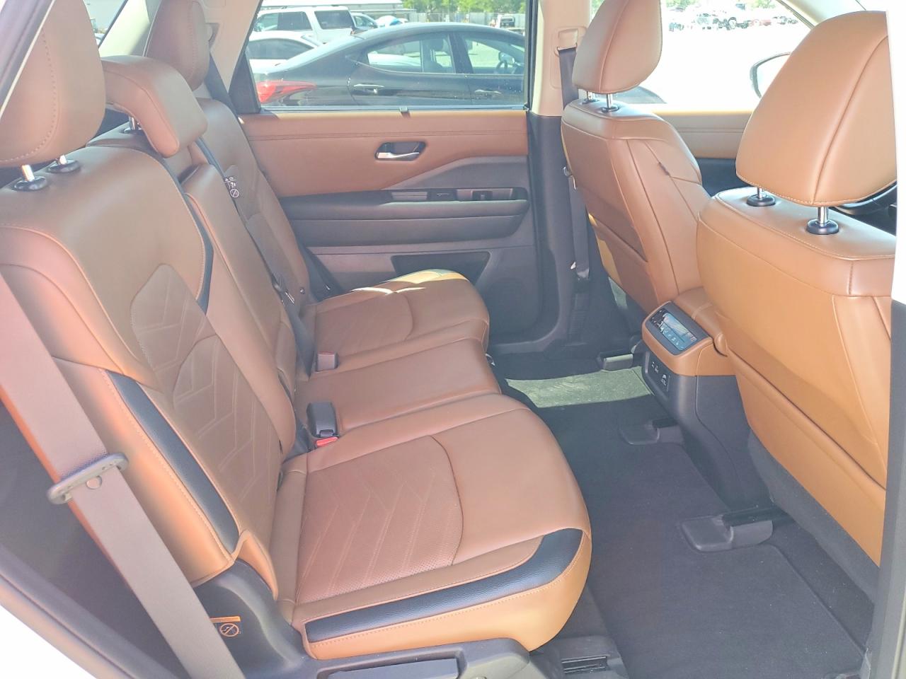 Nissan Pathfinder Platinum