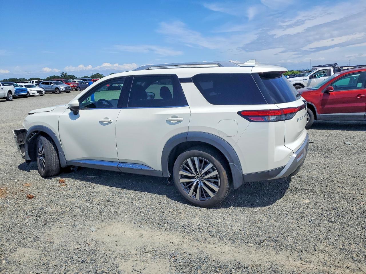 Nissan Pathfinder Platinum