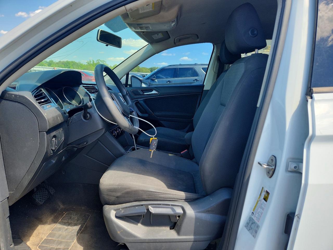 Volkswagen Tiguan S